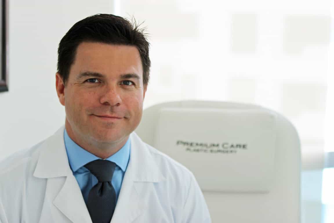 Dr Alex Campbell - Plastic Surgeon Colombia